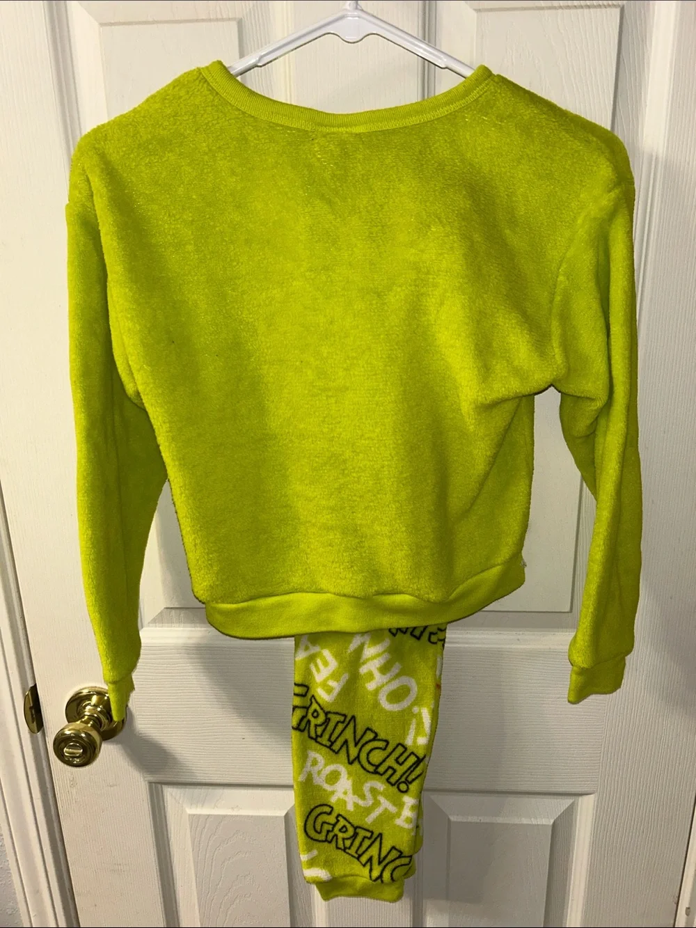 Dr. Seuss Lime Green Grinch Holiday Pajama Set with Red Hat
